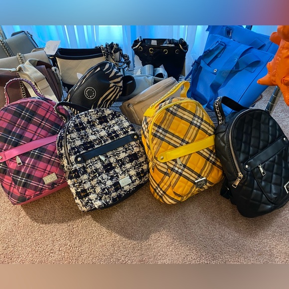 Madden NYC Back Pack / Purse / Handbag - Picture 7 of 7